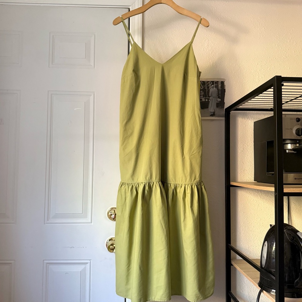 NWT ONE WEDNESDAY‎ Olive green v-neck cotton ruffle hem sleeveless midi dress